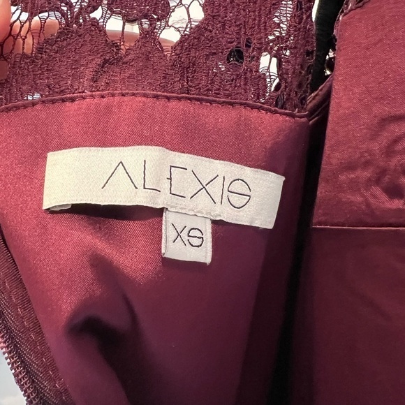 Alexis (Revolve) Evie Burgundy Lace Off Shoulder Midi Dress. Size XS. - Picture 12 of 17